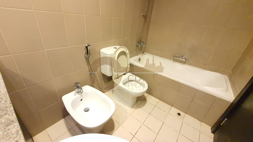 OPEN KITCHEN | LOWER FLOOR | VACANT ON JANUARY