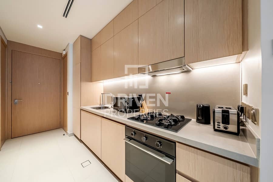 Vacant and Furnished | Prime location | High floor - Image 7