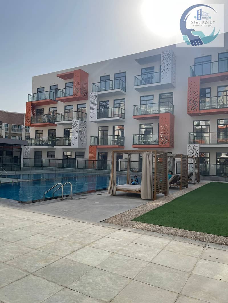 Furnished || Near Circle Mall & Schools || 10 Mins from Internet City & Media City || 12 Mins from Downtown & DIFC || Gym, Pool & Jacuzzi - Image 8