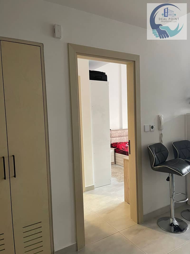 Furnished || Near Circle Mall & Schools || 10 Mins from Internet City & Media City || 12 Mins from Downtown & DIFC || Gym, Pool & Jacuzzi - Image 9