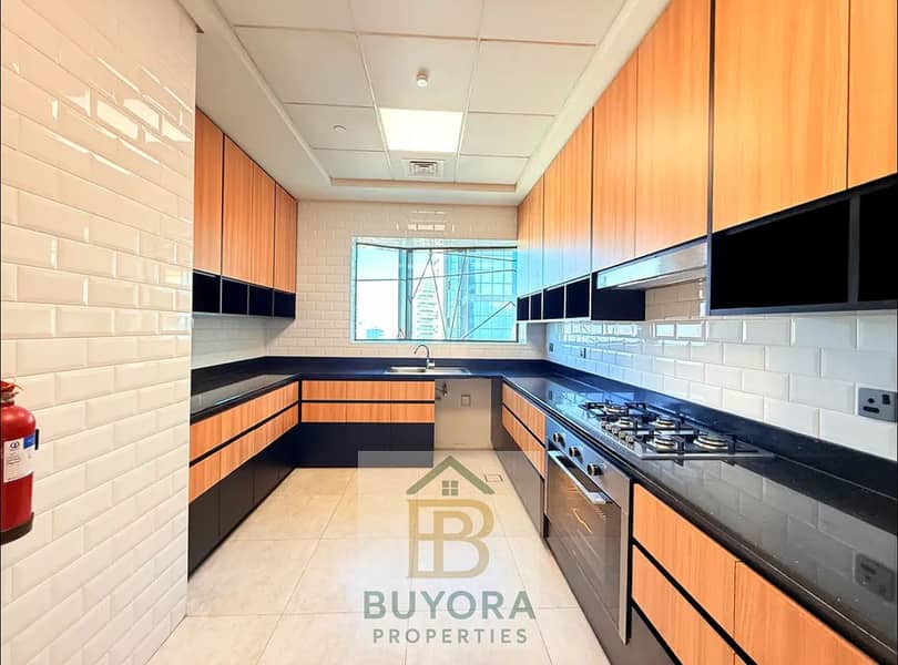 2300 SQFT HUGE 3BED+MADE+STORE+BALCONY LOCATED IN MAKHOOL - CLOSE TO METRO RENT-200/- - Image 12