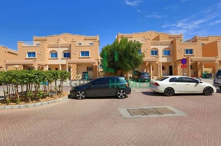 Spacious S/R 3 Bhk villa W/ Big Garden. Spacious S/R 3 Bhk villa W/ Big Garden.