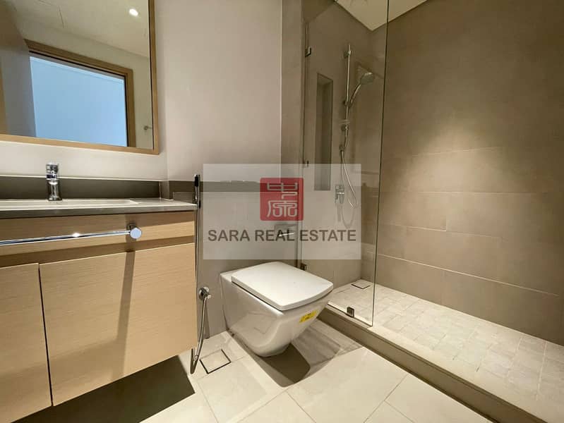 True Deals! | Modern 3BR with Park View | Luxury Living at Creek Rise Tower 2 - Image 13