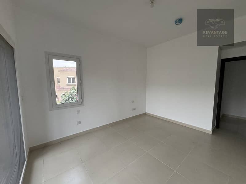 EXCLUSIVE LISTING | CORNER PLOT | VACANT TYPE B - Image 10