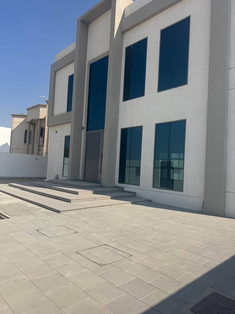 Exclusive Brand New 5-Bedroom Luxury Villa ,located Al Atbah - Image 7