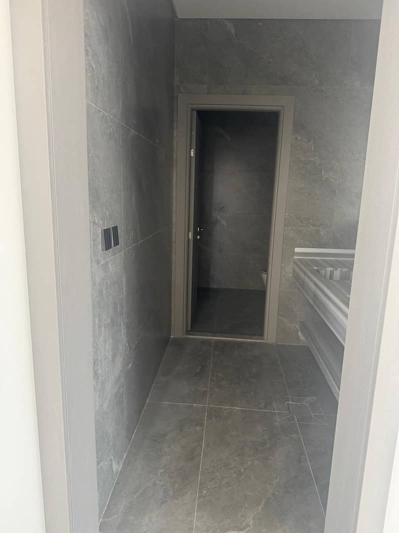 Exclusive Brand New 5-Bedroom Luxury Villa ,located Al Atbah - Image 10