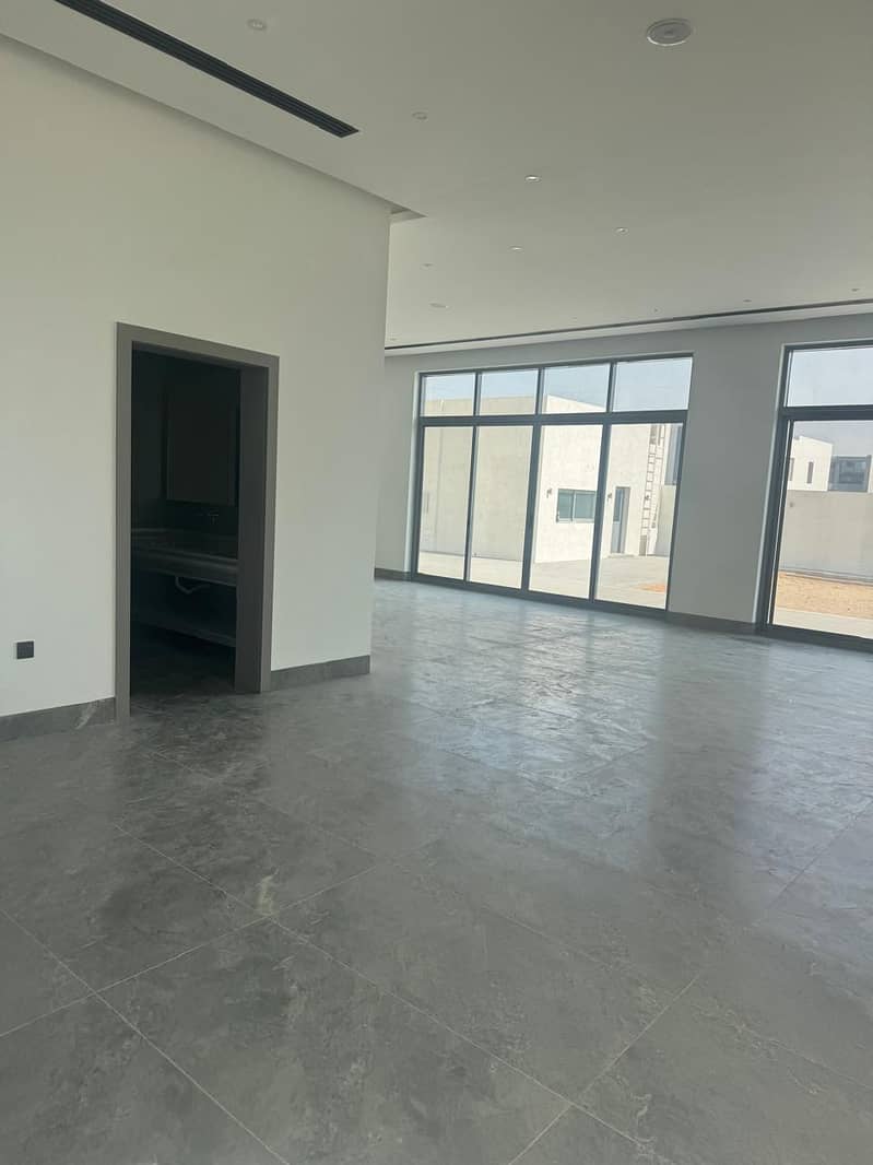 Exclusive Brand New 5-Bedroom Luxury Villa ,located Al Atbah - Image 19