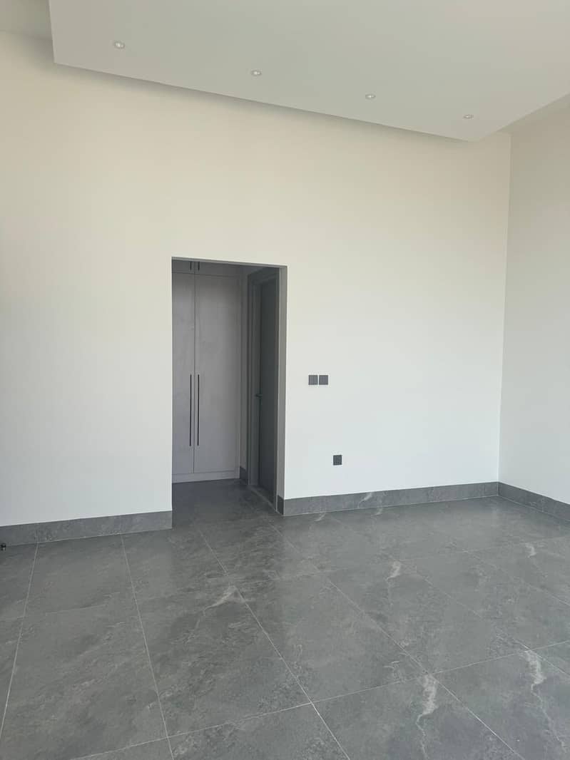 Exclusive Brand New 5-Bedroom Luxury Villa ,located Al Atbah - Image 26