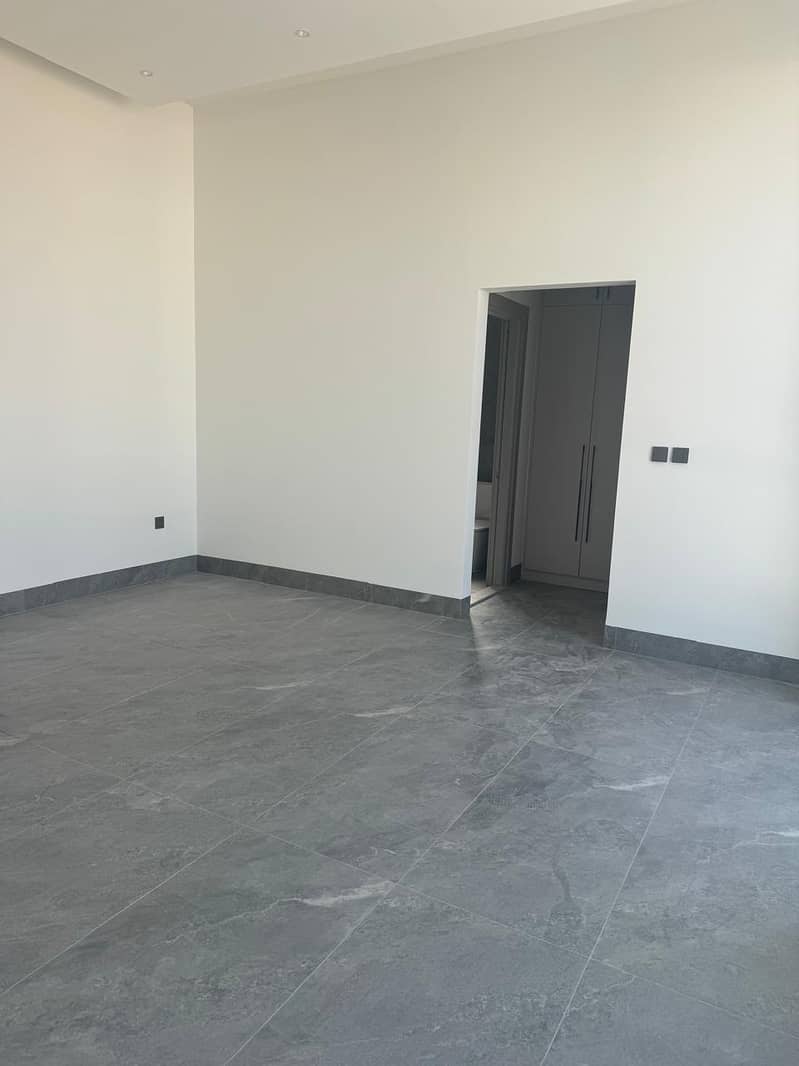 Exclusive Brand New 5-Bedroom Luxury Villa ,located Al Atbah - Image 31