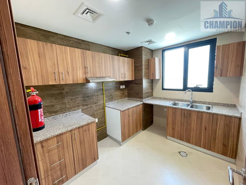 1 YEAR OLD BUILDING 1BHK : RENT 55K : BALCONY : GYM : POOL