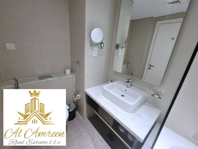 Premium Quality | Spacious Studio | Canal View - Image 6