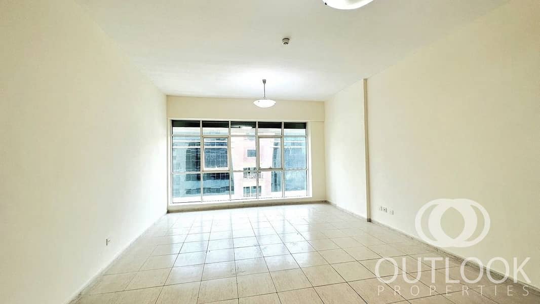 Spacious Unit I Vacant I Great Community