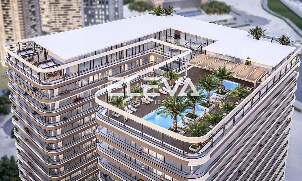 ELEGANT MODERN LIVING OVERLOOKING SPORTS ARENA - Image 11