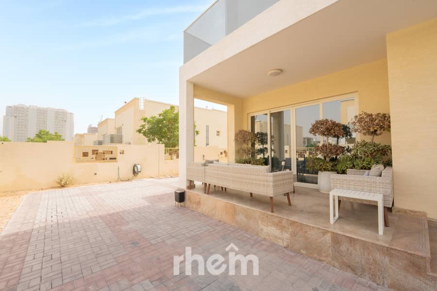 Prime Location | Vastu | Private Garden - Image 21