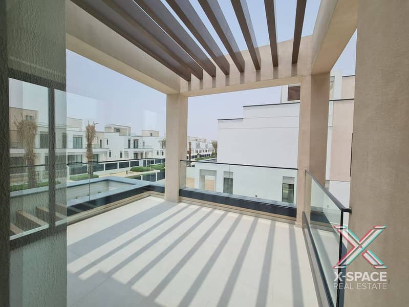 Villa Behind Central Park and Ready to Move In - Image 24