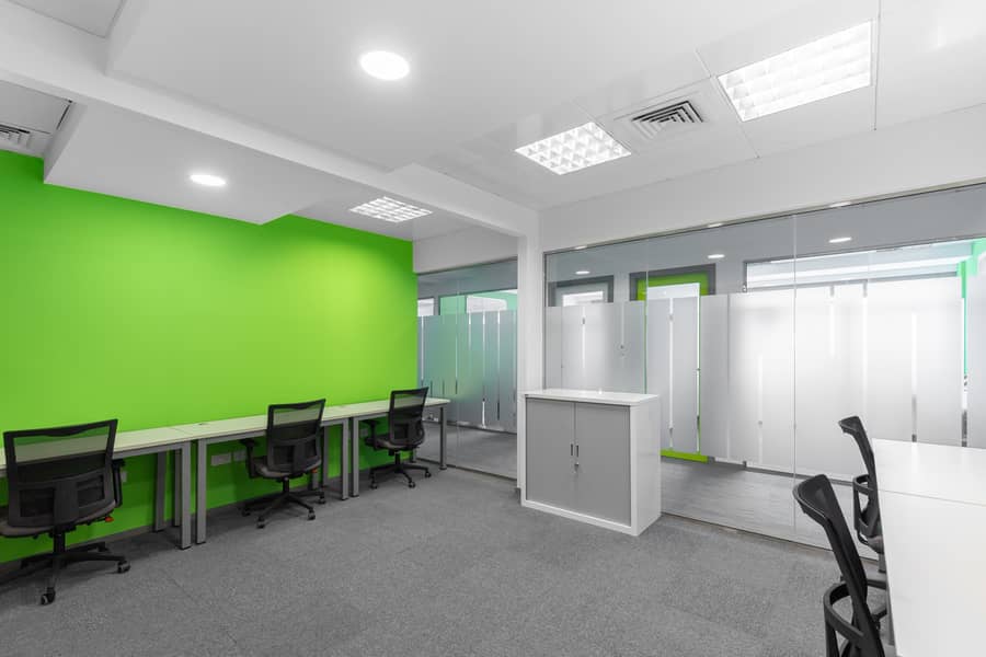 3 Regus_ B1 Mussafah_4759_UAE_Office 5 desk2. jpg