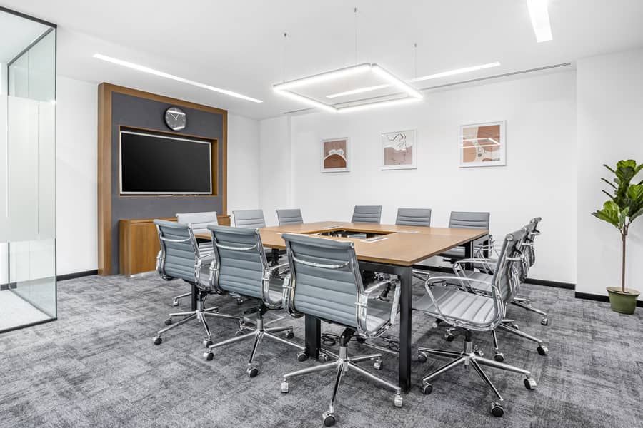6 Regus_MarinaGate_5663_Dubai_UnitedArabEmirates_LargeMeetingroom2_Without People. jpg