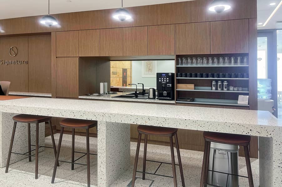 6 Signature_AlMaqamAbuDhabi_AbuDhabi_UAE_Centre6059_OfficeInternal17. jpg