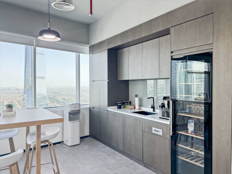6 Regus_Dubai, HDS Tower_UAE_Centre 6574_Refresh 3. jpg