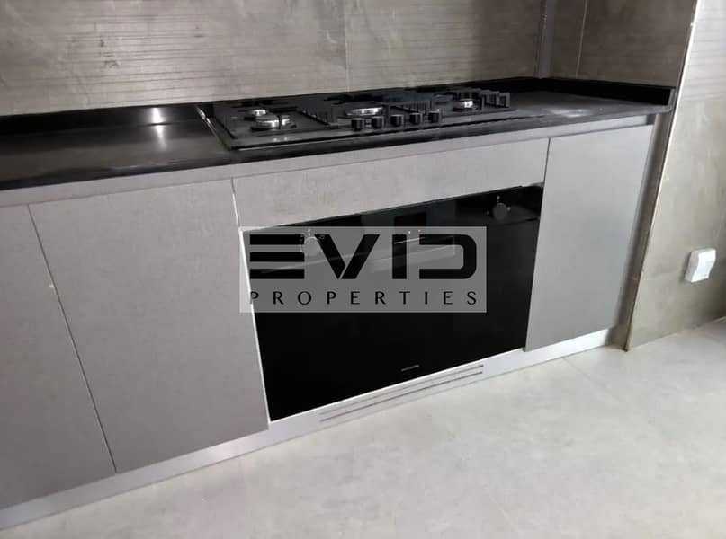 Luxury 3 BR + Maid | High Floor | Next to Metro | Vacant - Image 12