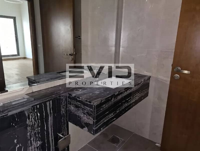 Luxury 3 BR + Maid | High Floor | Next to Metro | Vacant - Image 14