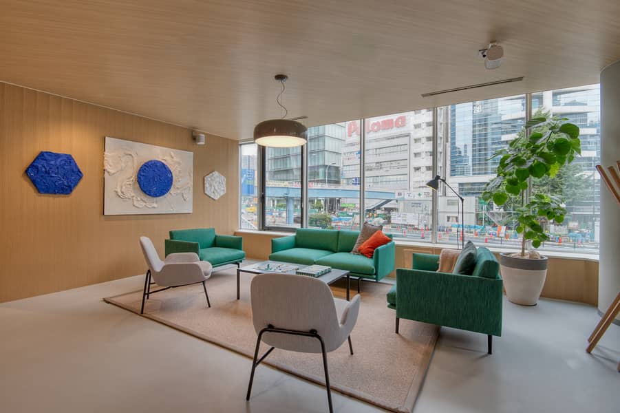 3 Spaces Shinjuku 5600 Japan Business Lounge (Without People). jpg