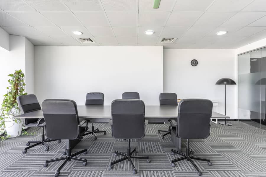 6 Regus_Sports City_3408_Dubai_UAE_LargeMeetingRoom. jpg