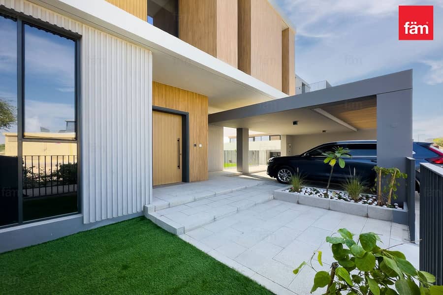 Near Amenities Corner Villa June ARIII