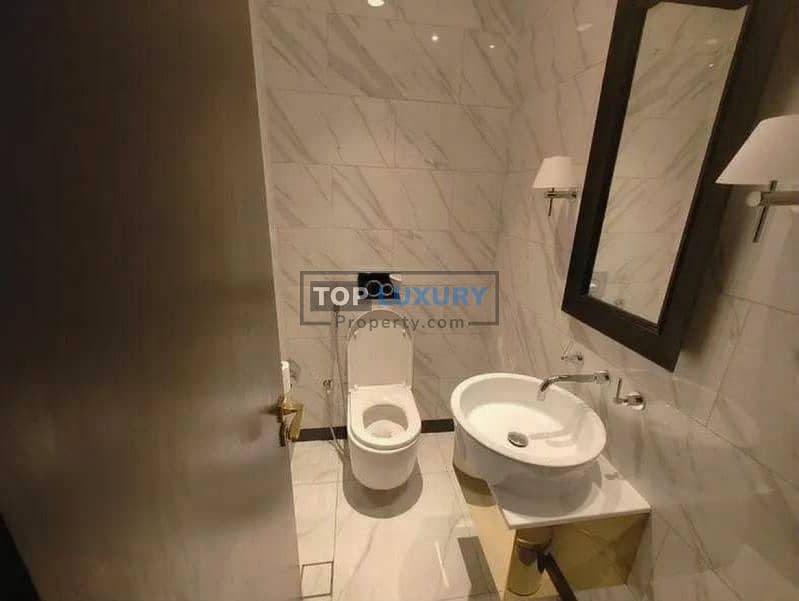 MOVE IN READY | PRIME LOCATION | MODERN LAYOUT