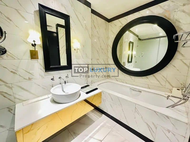 MOVE IN READY | PRIME LOCATION | MODERN LAYOUT - Image 10