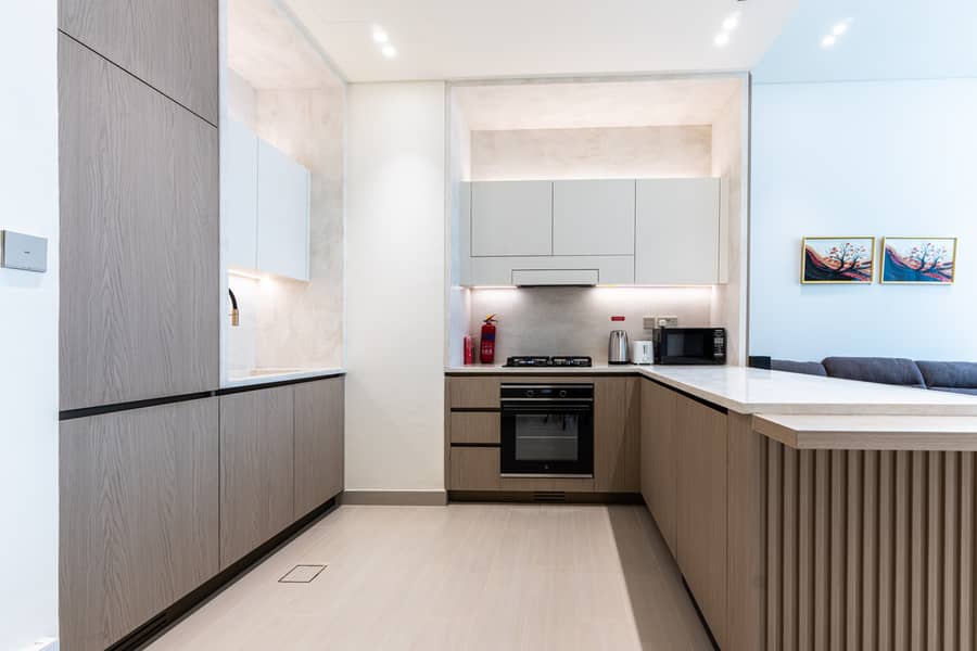 8 Kitchen 2. jpg