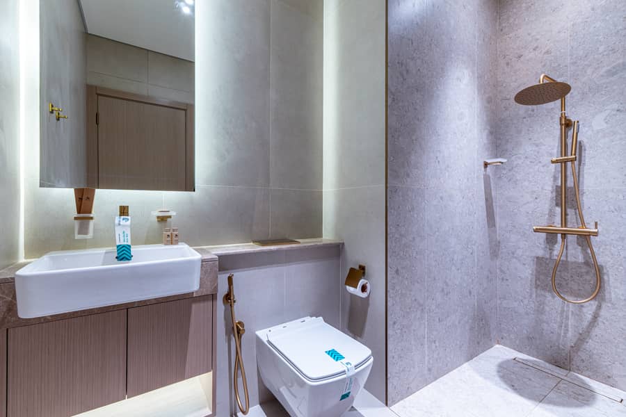 11 Washroom 2. jpg