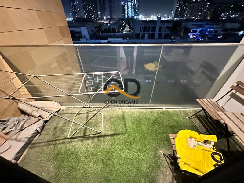 Fully Furnished // Corner Unit // Spacious Layout