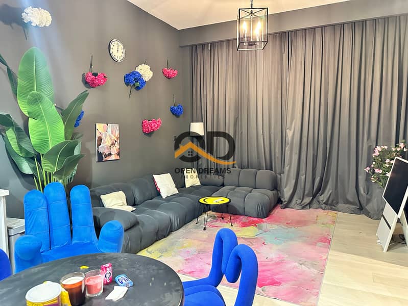 Fully Furnished // Corner Unit // Spacious Layout - Image 8