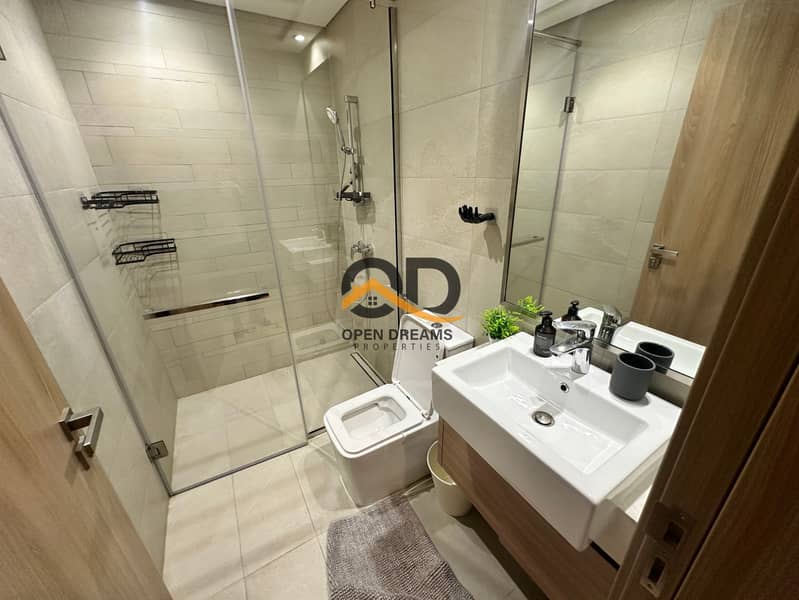 Fully Furnished // Corner Unit // Spacious Layout - Image 11