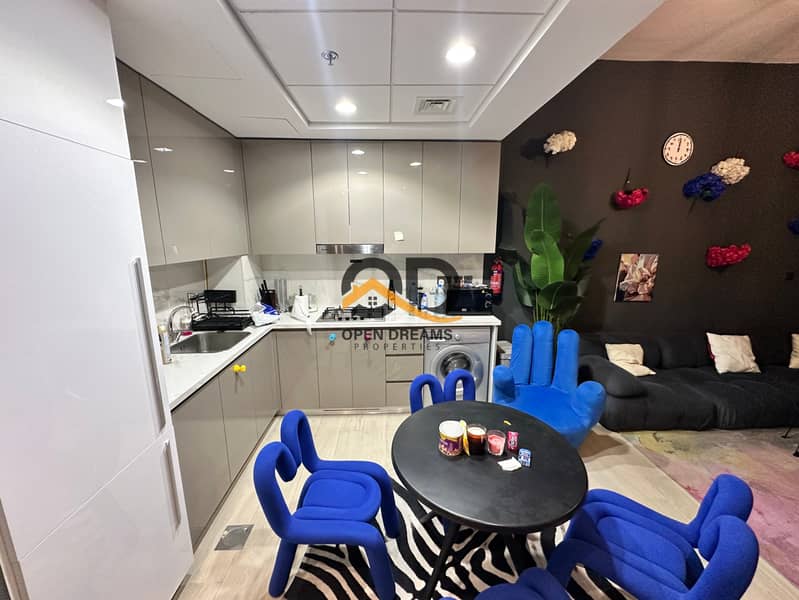 Fully Furnished // Corner Unit // Spacious Layout - Image 15