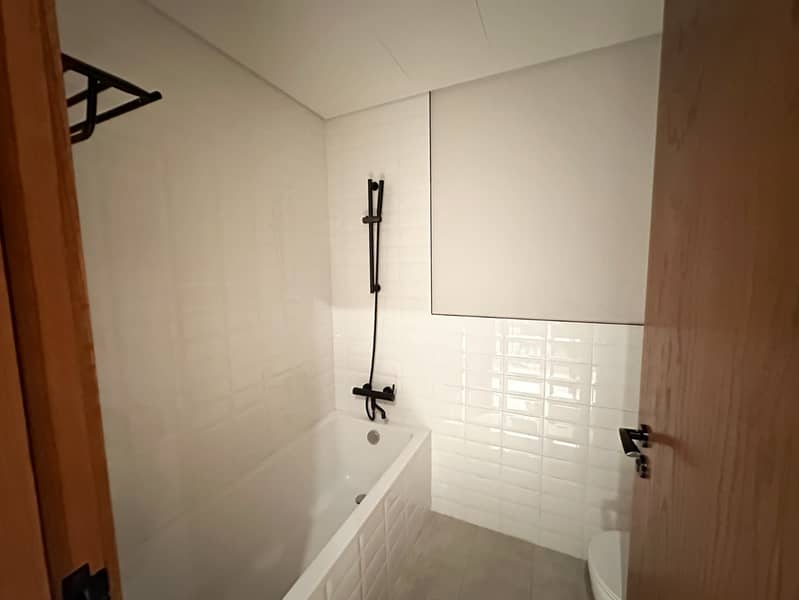 Single Row | Best Layout | Close to the Lagoons - Image 7