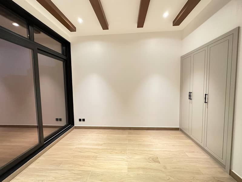 Single Row | Best Layout | Close to the Lagoons - Image 8