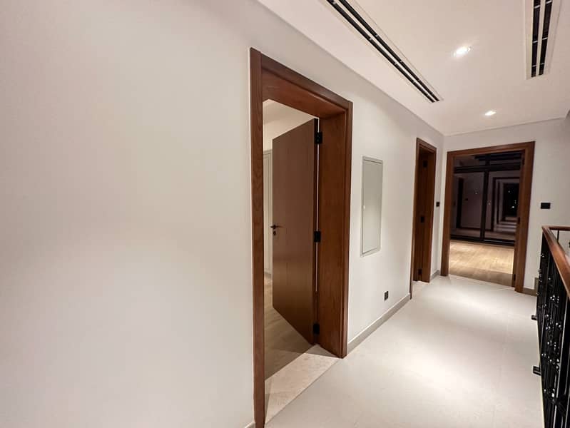 Single Row | Best Layout | Close to the Lagoons - Image 10