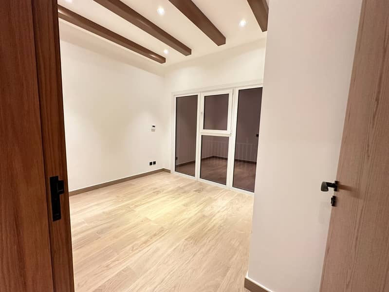 Single Row | Best Layout | Close to the Lagoons - Image 12