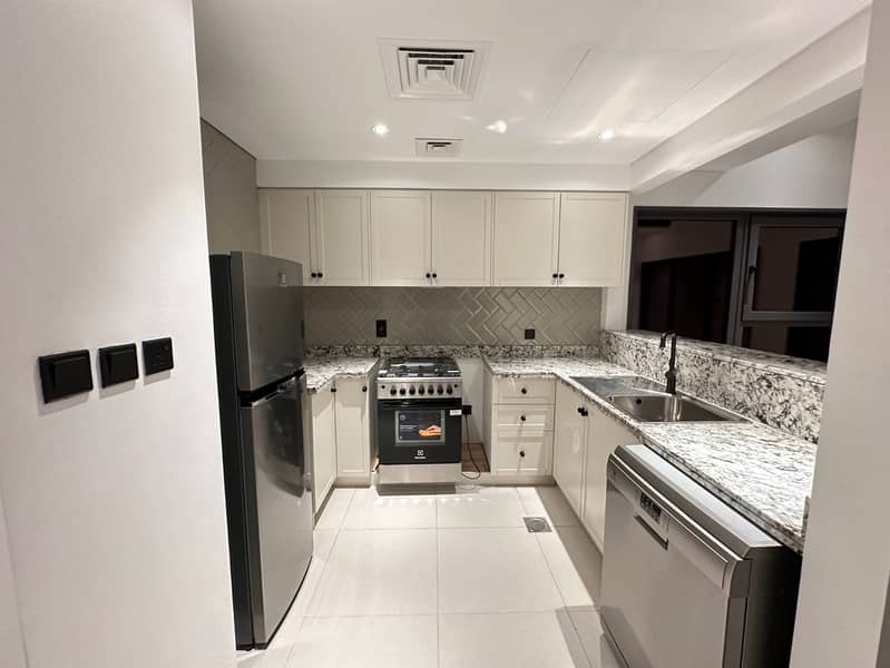 Single Row | Best Layout | Close to the Lagoons - Image 15