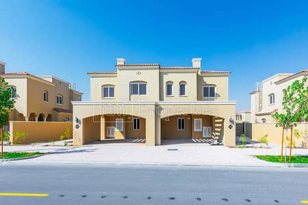 Brand New !! On Pool Semi Detacehd Villa Brand New !! On Pool Semi Detacehd Villa
