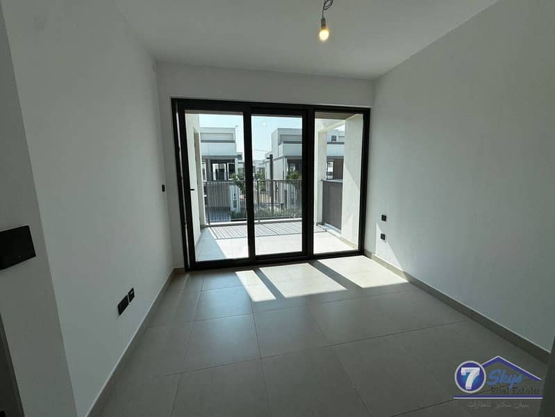 4 BR plus Maids Room I Prime Location | Vacant - Image 7