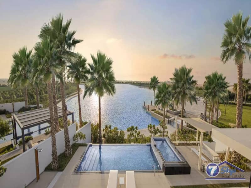 4 BR plus Maids Room I Prime Location | Vacant - Image 2