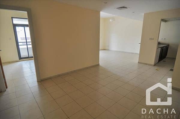 Priced to Sell / Vacant /  3BR+Laundry / Al Ghaf