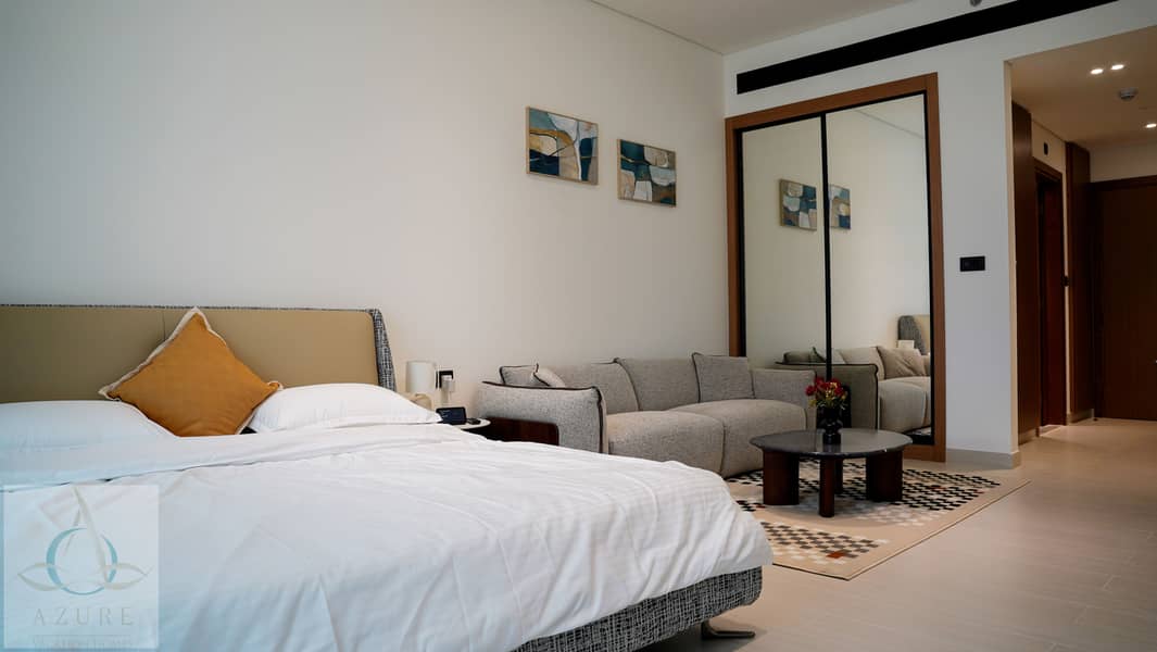 Luxury Studio with Private Jacuzzi & Direct Burj Khalifa Views