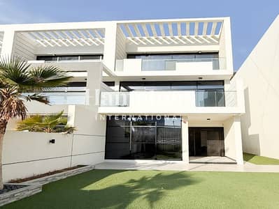 4 Bedroom Villa for Rent in Jumeirah Village Circle (JVC), Dubai - Fully Furnished | Spacious | Private Lift