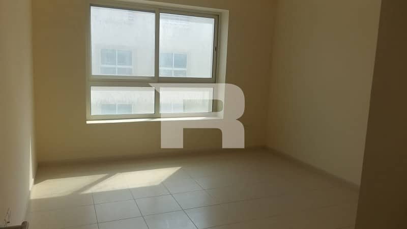 Elegant  1br with  aminites n Dubai Land