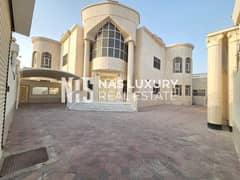 فیلا في مدينة خليفة 8 غرف 6200000 درهم - 13777700