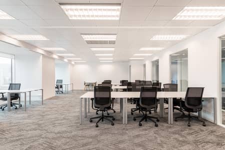 Office para en Alquiler en Abu Dhabi - Regus Central Plaza 634 Wan Chai Hong Kong Large Office 2. jpg Office para en Alquiler en Abu Dhabi - Regus Central Plaza 634 Wan Chai Hong Kong Large Office 2. jpg